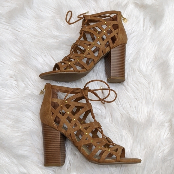 Guess carmel brown heeled sandals gold studs - Picture 4 of 16